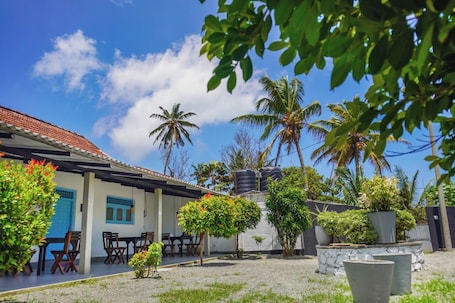 Exterior. Oshi Villa Hiriketiya