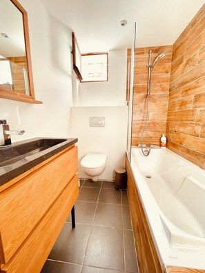 Comfort Apartment, Non Smoking, Mountain View | Bathroom