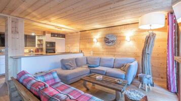 Comfort Apartment, Non Smoking, Mountain View | Living area