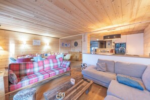 Leilighet – comfort, ikke-røyk, fjellutsikt | Oppholdsområde