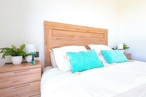 2 bedrooms, iron/ironing board, travel cot, free WiFi