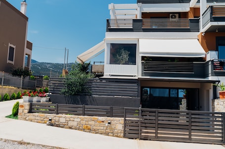 Exterior. Charming 2-bedroom apartment in adorable Konistres with WiFi, AC