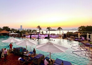 Pool - Palm Jumeirah, Studio, Fantastic sea, beach and skyline view, Beach (Dubai)