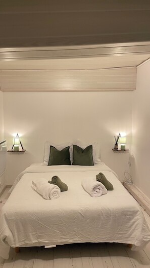 2 bedrooms, WiFi, bed sheets