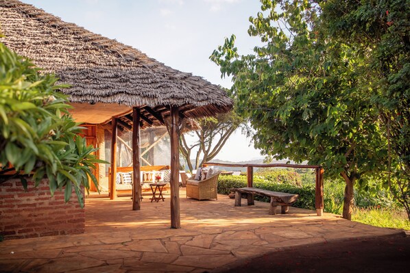 المنشأة من الخارج