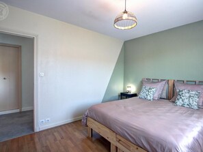3 bedrooms, free WiFi - Spacious and comfortable lodging with terrace in Roanne (Roanne)