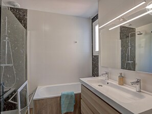 Bathroom - Spacious and comfortable lodging with terrace in Roanne (Roanne)