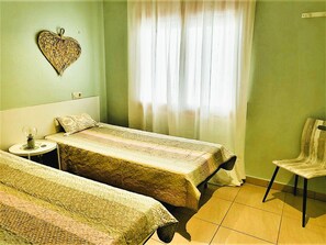 2 bedrooms, free WiFi - Apartment for 6 in Santa Margarida - Terrace & Comfort (Roses)