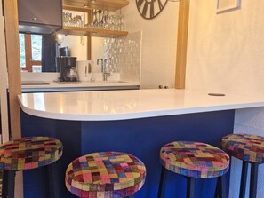 Kühlschrank, Geschirrspüler