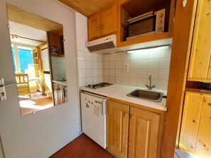 Fridge, microwave, coffee/tea maker