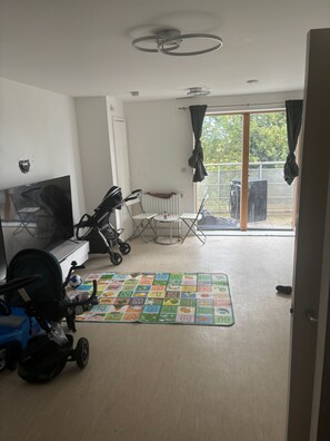 Apartment | Interior - Cozy Apple Grove Apartment in Middlesex (Harrow)