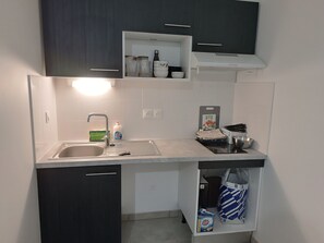 Private kitchen - T2 apartment 2 steps from public transport (Plaisance-du-Touch)