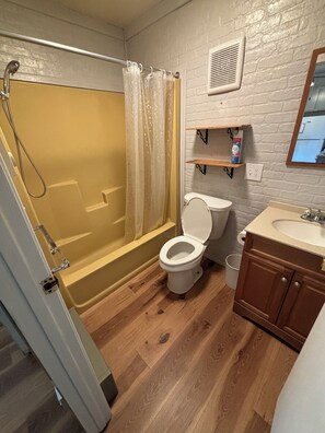 Hair dryer, towels - Charming Chalet in Powderhorn Village (Bessemer)