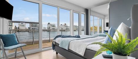 2 bedrooms, iron/ironing board, travel crib, free WiFi