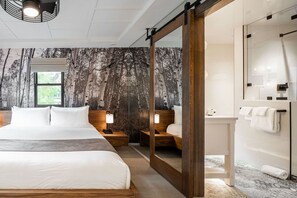 4 slaapkamers, een bureau, een strijkplank/strijkijzer, wifi