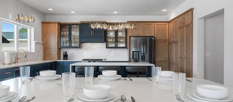 SGB Penthouse - 7 Bedroom 6 Bath