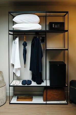 In-room safe, desk, laptop workspace, free WiFi