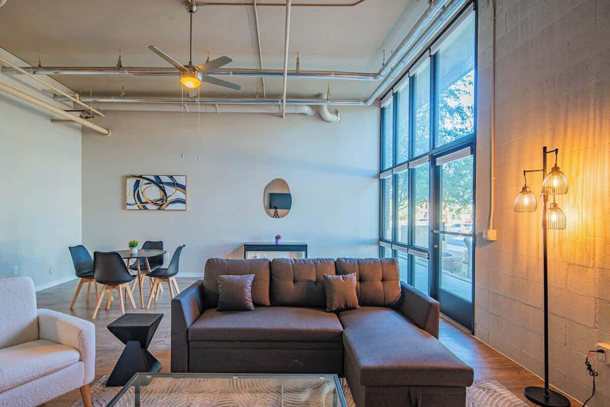 Televisión, oficina