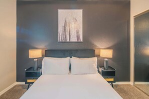 2 habitaciones, tabla de planchar con plancha, wifi y ropa de cama