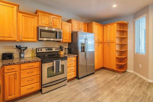 Tempe ASU Getaway | Pool, Gym, Parking & W/D