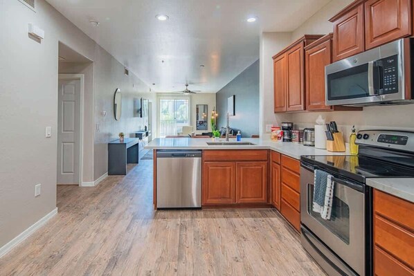 Fridge, microwave, oven, stovetop