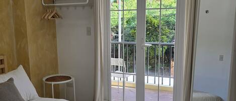 2 chambres, fer et planche Ă repasser, Wi-Fi, literie fournie