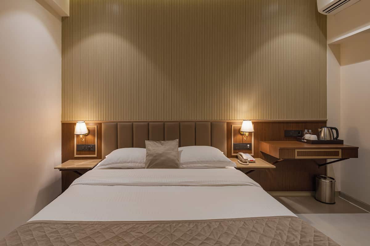Klassieke kamer | Een bureau, een laptopwerkplek, gratis wifi, beddengoed