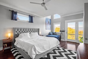 5 bedrooms, iron/ironing board, WiFi, bed sheets