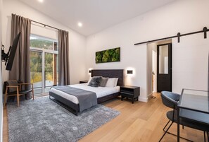 5 habitaciones, tabla de planchar con plancha, wifi y ropa de cama 
