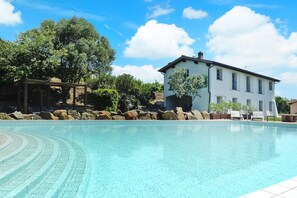 Apartment | Pool | Outdoor pool