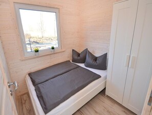 House | 2 bedrooms, individually furnished, iron/ironing board, bed sheets