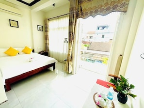 Kahden hengen huone, parveke, näköala pihalle | Pimennysverhot, ilmainen Wi-Fi