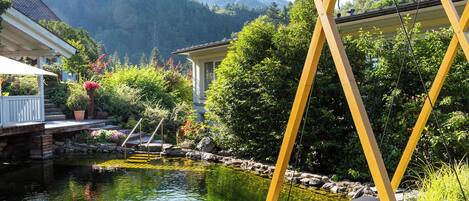 من حمّامات السباحة المغطاة، حمّام سباحة خارجي