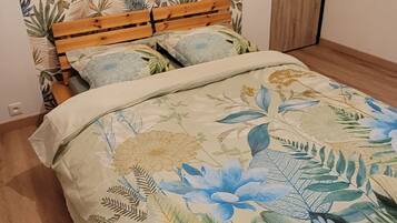 1 bedroom, WiFi, bed sheets