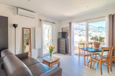 This condominium is a 1 bedroom(s), 1 bathrooms, located in Beausoleil , AL.