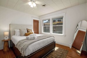 4 habitaciones, tabla de planchar con plancha, wifi y ropa de cama 