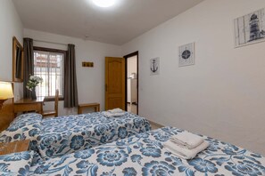 1 bedroom, iron/ironing board, WiFi, bed sheets - Las Floritas 29 - One Bed with pool view (Playa de las Americas)