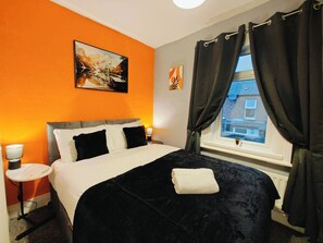 2 bedrooms, iron/ironing board, free WiFi, bed sheets