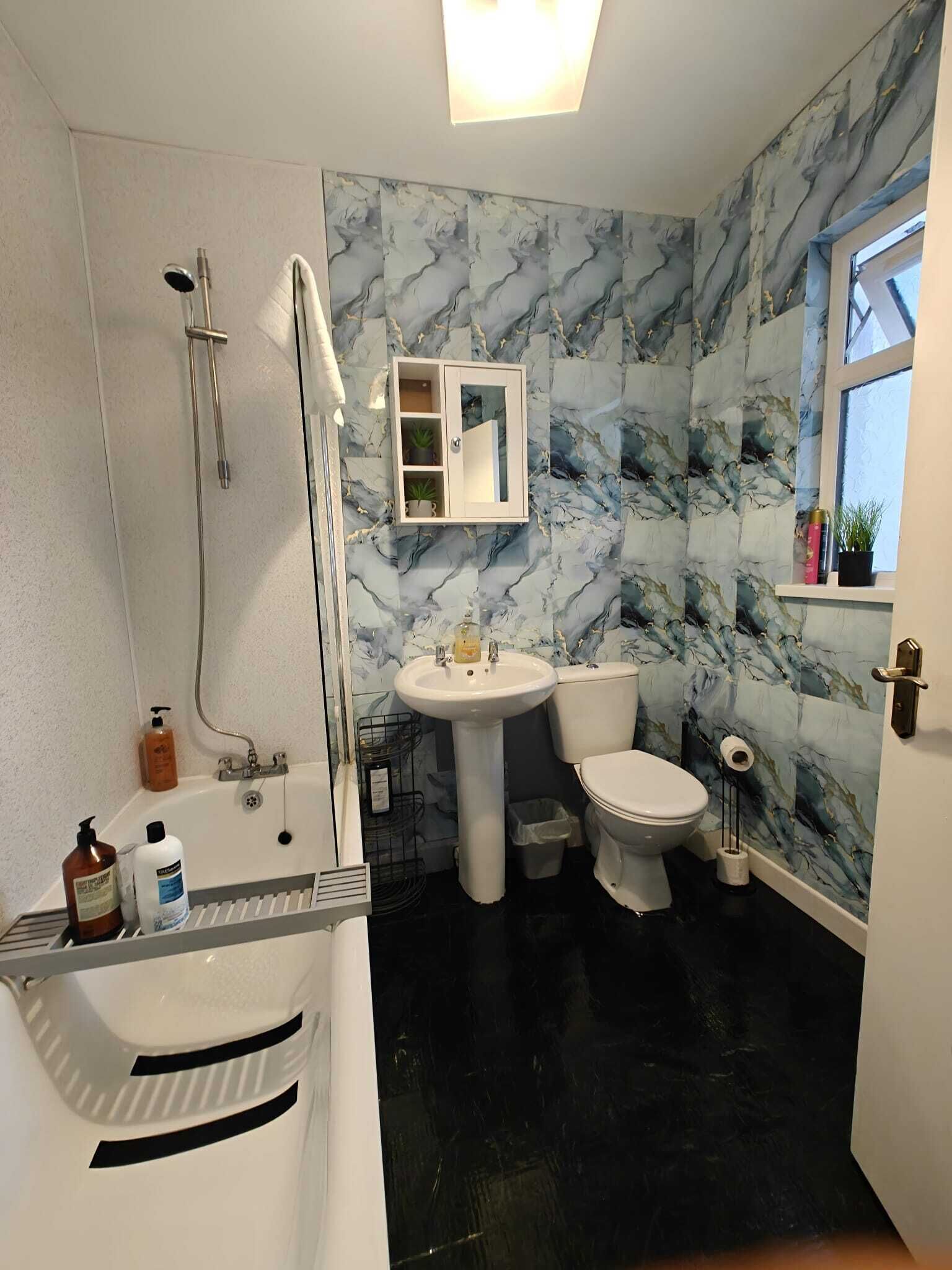 Hårføner og håndklær