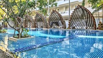 Apartment, 1 Bedroom, Accessible, Balcony | Pool | Outdoor pool