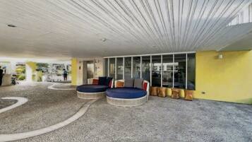 Apartment, 1 Bedroom, Accessible, Balcony | Lobby