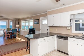 Microwave, dishwasher