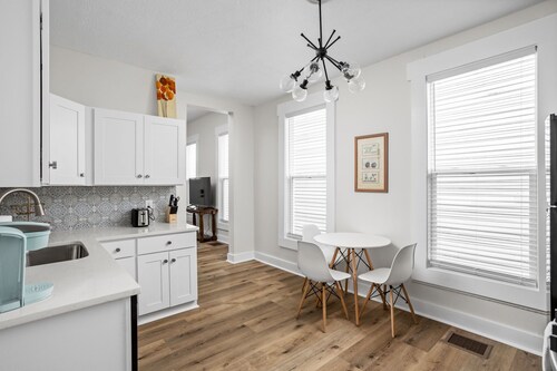 Indy Stay | Clean, Chic + Central