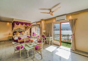 Royal Suite, River View - The Neeraj Ganga Heritage Palace (Rishikesh)