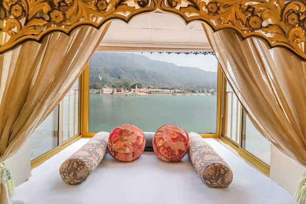 Premium Room, River View - The Neeraj Ganga Heritage Palace (Rishikesh)