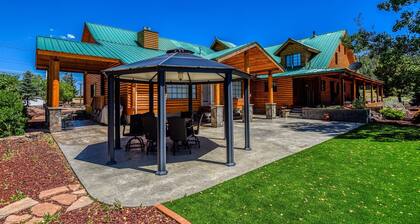 Quarter Horse Lodge | Grand Southwest Cabin | Sleeps 16+ | Amazing Views | Near Grand Canyon