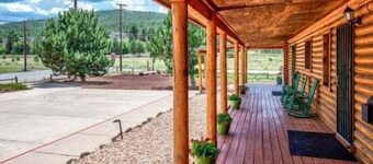 Quarter Horse Inn - OrchidRoom | Historic Log Inn | Fireplace | Walk to Downtown & Rail Station