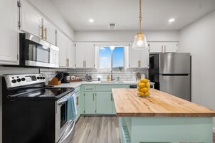 Rumah Keluarga, 3 kamar tidur, pemandangan bukit | Dapur pribadi | Ketel listrik