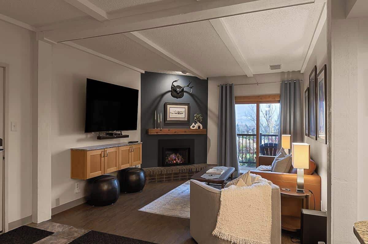 Televisión, chimenea