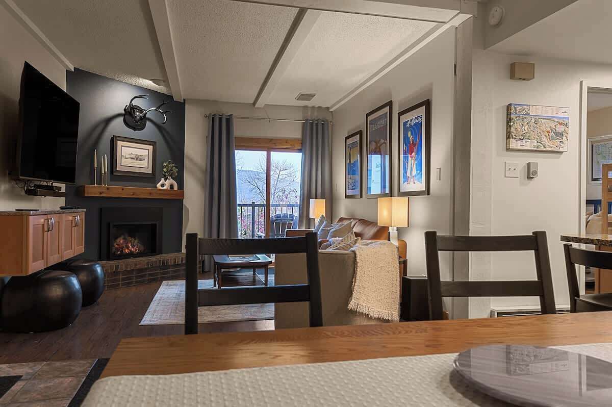 Télévision, cheminée